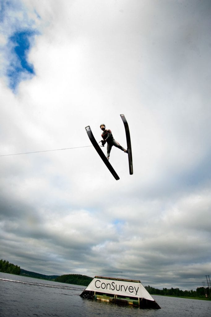 Felix booting big jumps